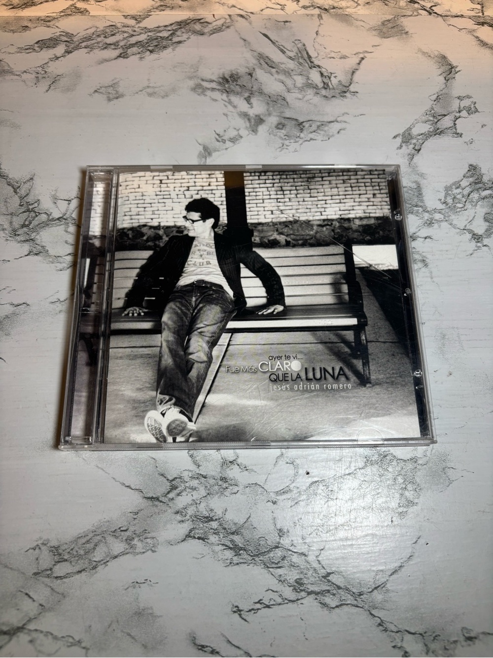 Claro Que la Luna CD — Black & White Album Cover